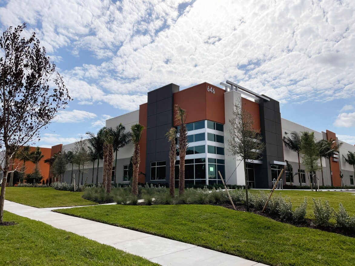 644-646 Park of Commerce Way, Boca Raton, FL à louer Photo principale– Image 1 sur 7