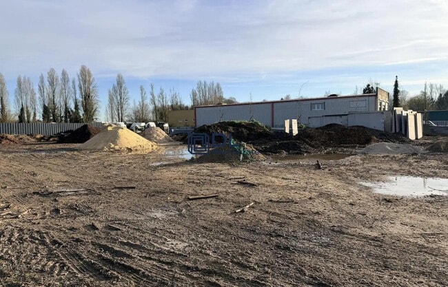 Plus de détails pour Terrain à louer