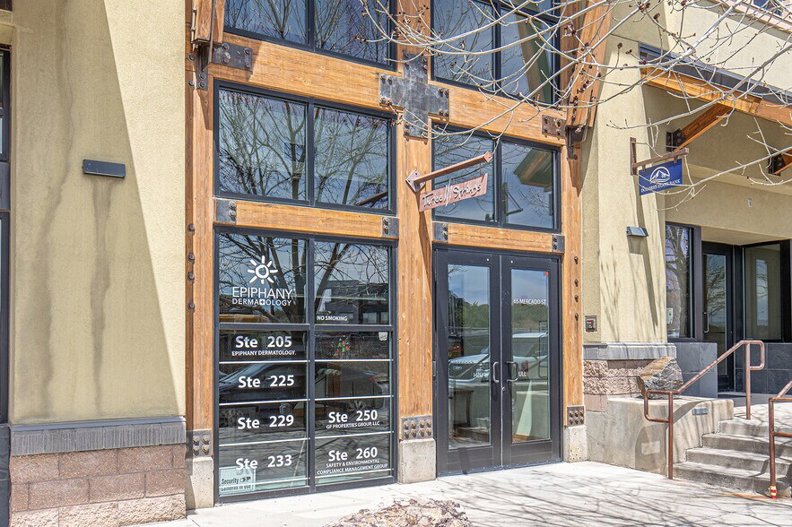 65 Mercado St, Durango, CO à louer - Photo de l’immeuble – Image 3 sur 4