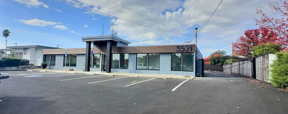 3521 Mission Ave, Carmichael, CA à louer - Photo de l’immeuble – Image 1 sur 37