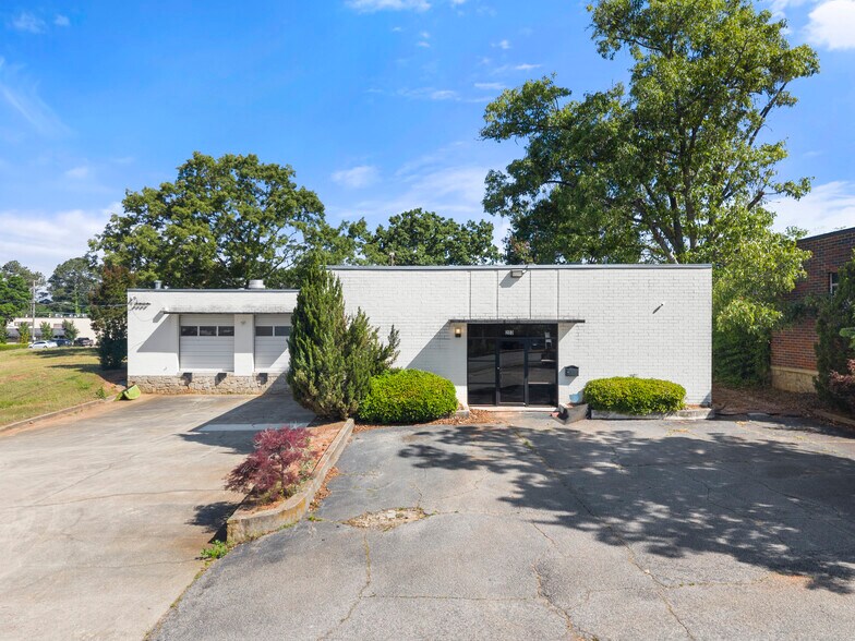 203 Rio Cir, Decatur, GA à louer - Photo de l’immeuble – Image 1 sur 6