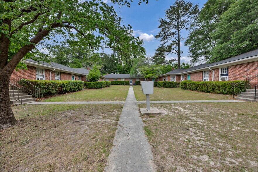 768 Augusta St, West Columbia, SC à vendre - Photo de l’immeuble – Image 1 sur 9