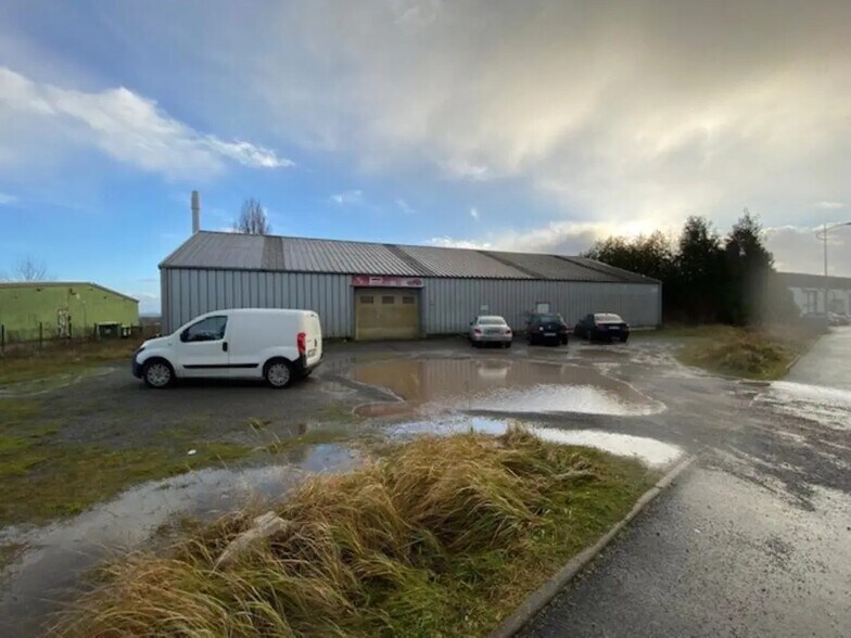 Local d'activités dans Bruay-la-Buissière à vendre - Photo de l’immeuble – Image 1 sur 5