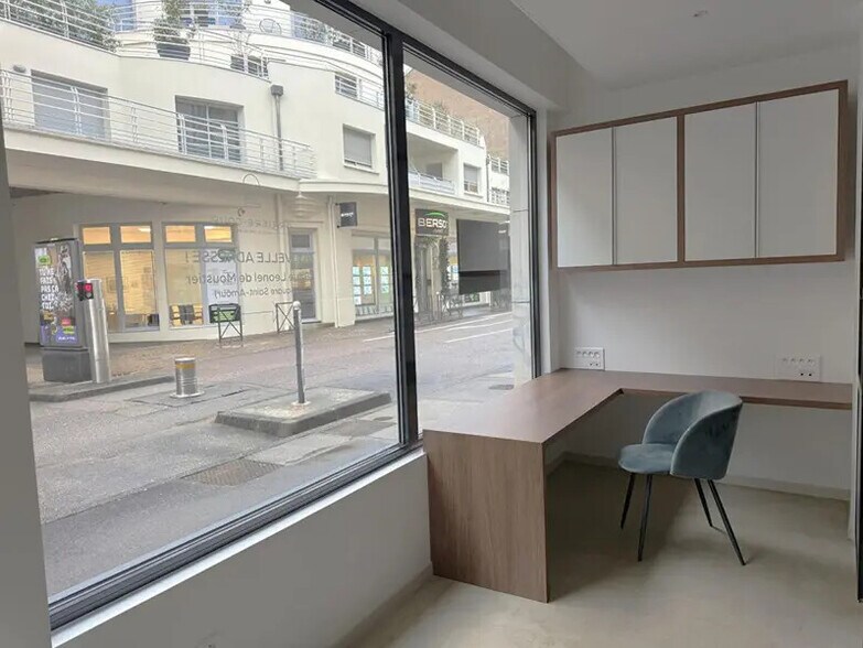 Local commercial dans Besançon à louer - Photo intérieure – Image 2 sur 9