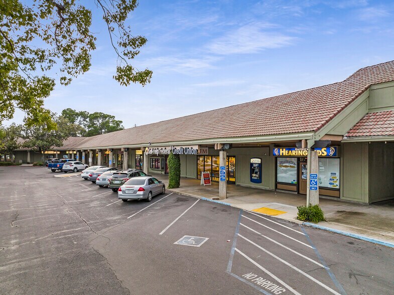 2201 Pillsbury Rd, Chico, CA à louer - Photo de l’immeuble – Image 1 sur 11