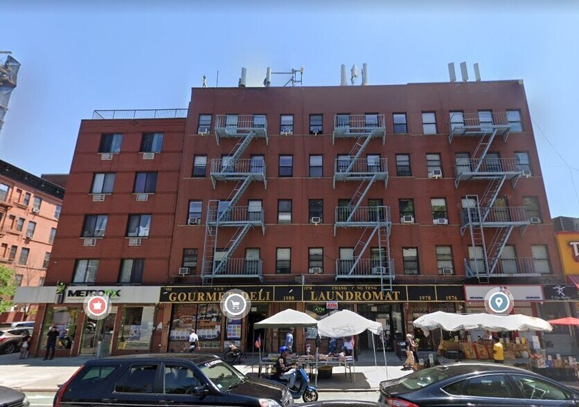 2nd Ave Harlem Portfolio for Sale portefeuille de 4 biens à vendre sur LoopNet.fr - Photo de l’immeuble – Image 1 sur 9
