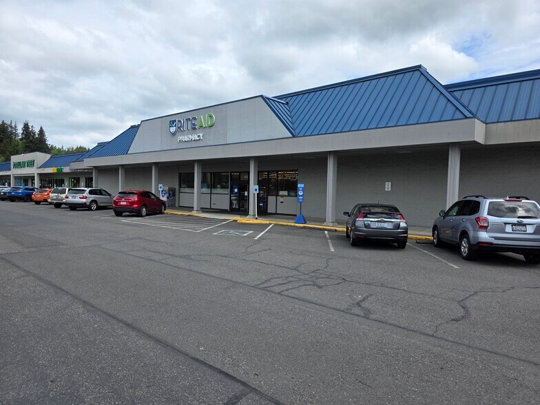 110-300 Kelso Dr, Kelso, WA à louer - Photo de l’immeuble – Image 1 sur 12