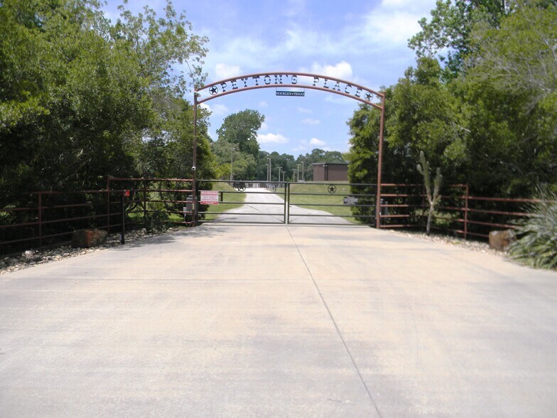 20329 Roberts Cemetery Rd, Hockley, TX à louer - Photo de l’immeuble – Image 3 sur 37