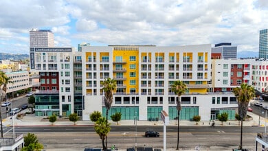 750 S Oxford Ave, Los Angeles, CA à louer Photo intérieure– Image 2 sur 19