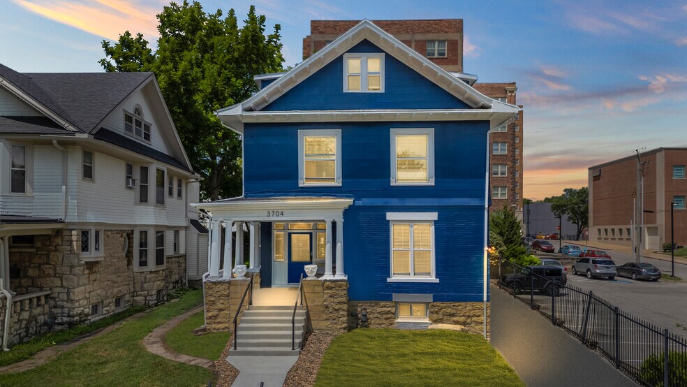 3704 Central St, Kansas City, MO à vendre - Photo de l’immeuble – Image 3 sur 55