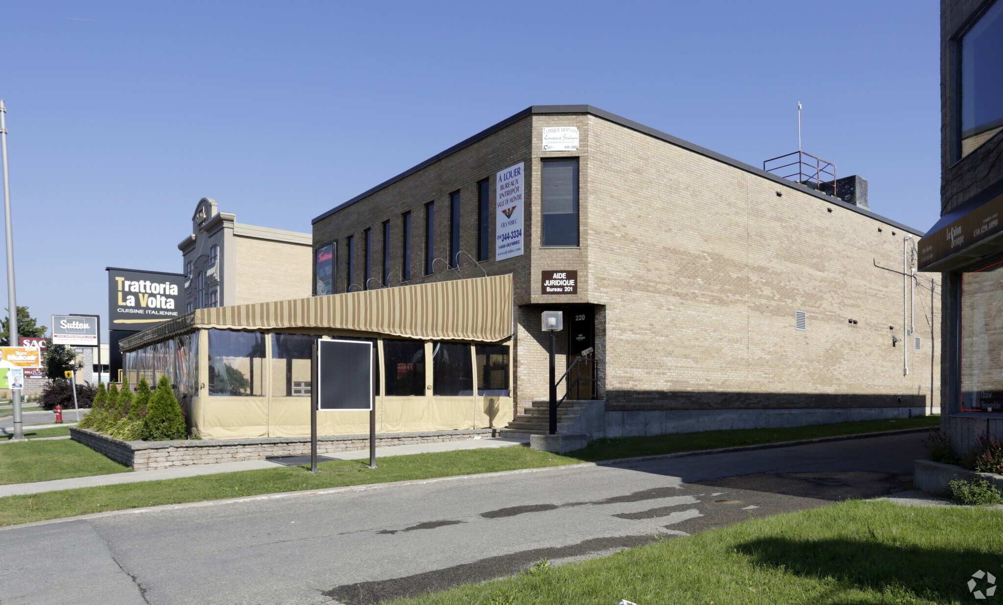 220-222 Boul du Curé-Labelle, Ste-Thérèse, QC à louer Photo principale– Image 1 sur 13