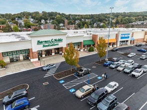 235 Union St, Waterbury, CT à louer Photo de l’immeuble– Image 2 sur 7