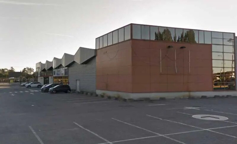 Local commercial dans GONFREVILLE-L'ORCHER à louer - Photo de l’immeuble – Image 1 sur 2