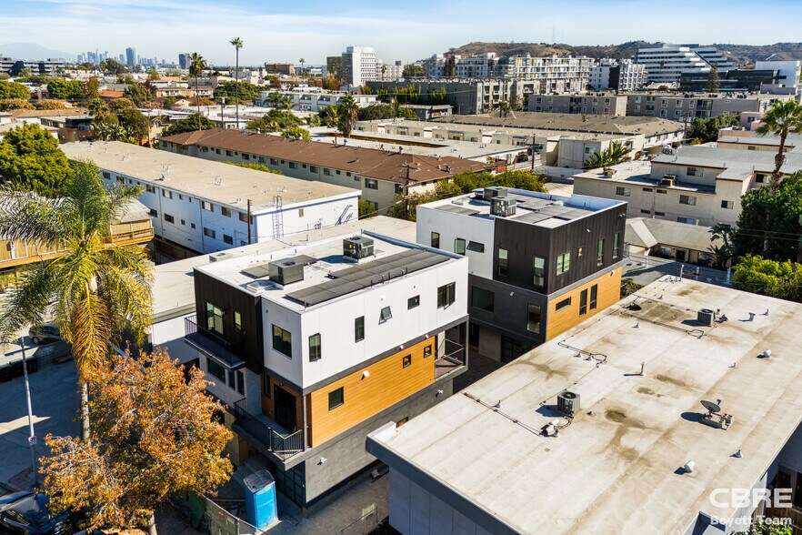10156 Regent St, Los Angeles, CA à vendre - Photo de l’immeuble – Image 1 sur 43