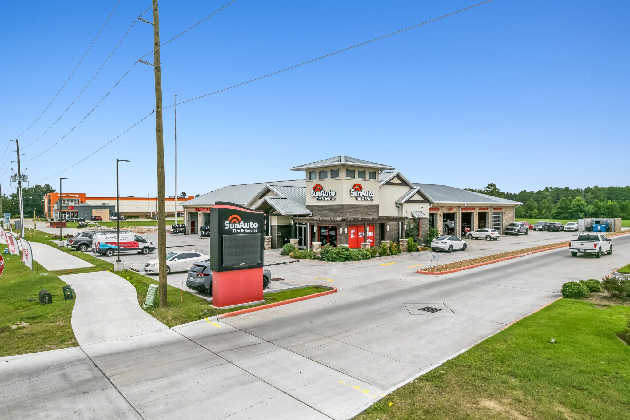 1211 Northpark Dr, Kingwood, TX à vendre Photo de l’immeuble– Image 1 sur 5