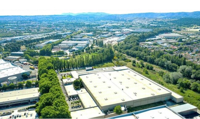 Plus de détails pour Bureau, Industriel/Logistique à louer