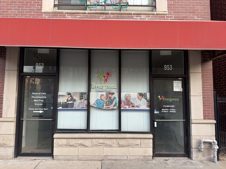 953 N Ashland Ave, Chicago, IL à vendre - Photo de l’immeuble – Image 3 sur 9