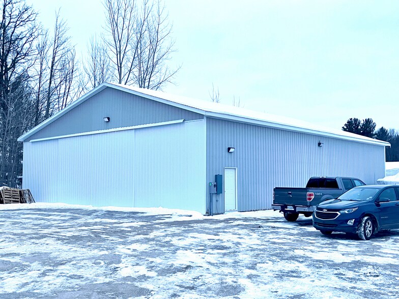 3050 Commercial dr, Midland, MI à vendre - Photo de l’immeuble – Image 1 sur 2