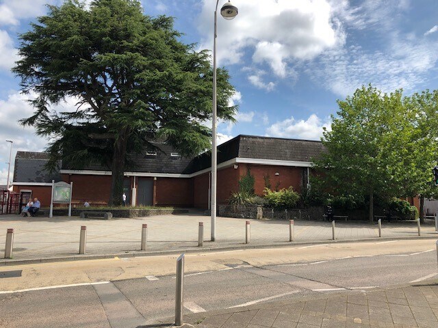 19 College St, Ammanford à vendre - Photo de l’immeuble – Image 2 sur 10