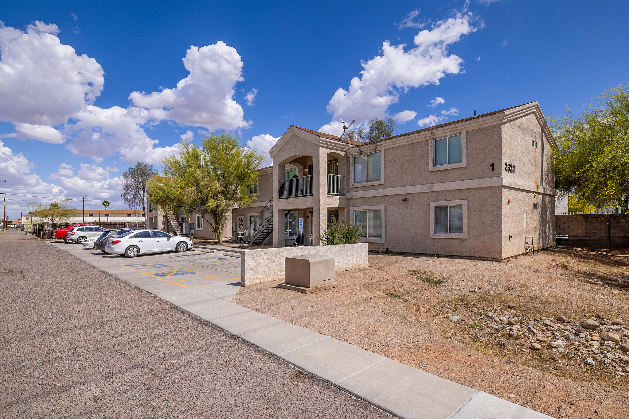 2324 W Lone Cactus Dr, Phoenix, AZ à vendre Photo de l’immeuble– Image 1 sur 10