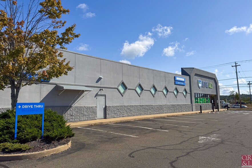 10 Hemingway Ave, East Haven, CT à louer - Photo de l’immeuble – Image 3 sur 15