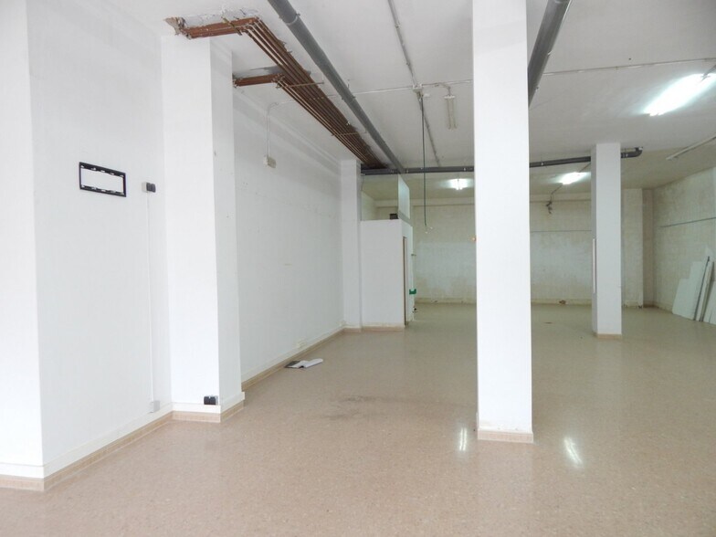 Local commercial dans València à louer - Photo de l’immeuble – Image 1 sur 10
