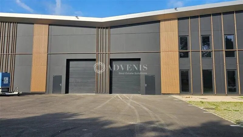 Industriel/Logistique dans Neuville-en-Ferrain à vendre - Photo de l’immeuble – Image 3 sur 5