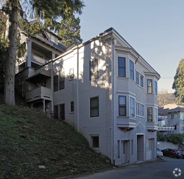 839 SW Green Ave, Portland, OR à vendre - Photo principale – Image 1 sur 3