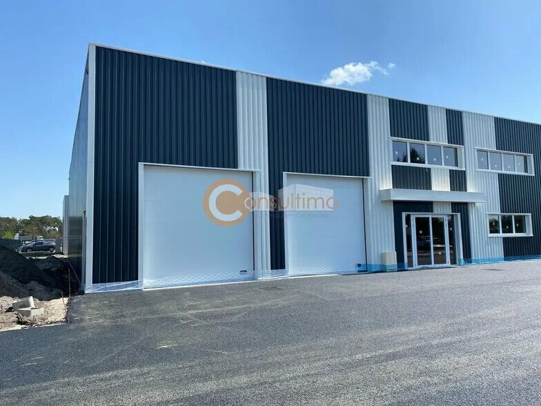 Local d'activités dans Mios à vendre - Photo de l’immeuble – Image 1 sur 10