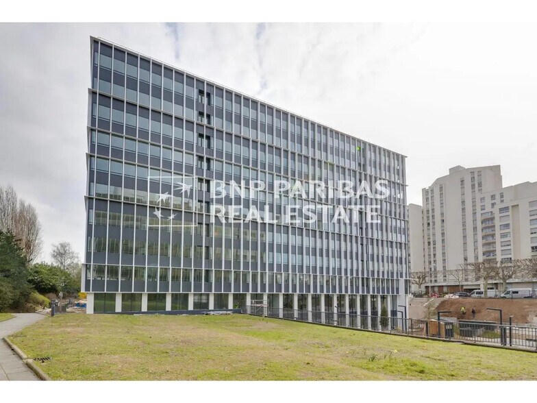 11 Avenue Dubonnet, Courbevoie à louer - Photo de l’immeuble – Image 2 sur 17