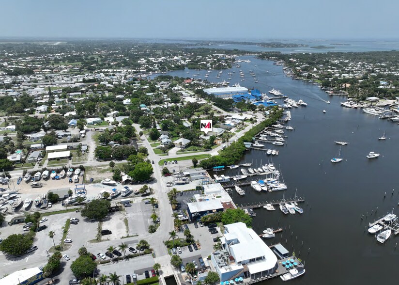 4648 SE Park Dr, Stuart, FL à vendre - Photo de l’immeuble – Image 3 sur 4