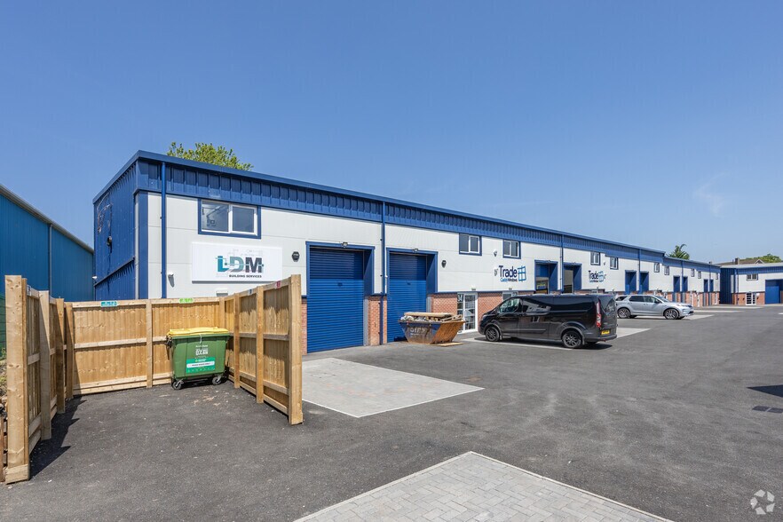 198-202 Broomhill Rd, Bristol à vendre - Photo de l’immeuble – Image 3 sur 4