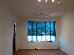 712-718 N La Brea Ave, Los Angeles, CA à louer Photo intérieure– Image 2 sur 3