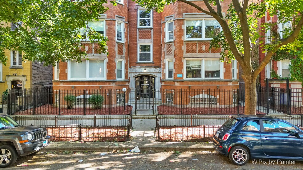7833 S Kingston Ave, Chicago, IL à vendre - Photo de l’immeuble – Image 2 sur 32