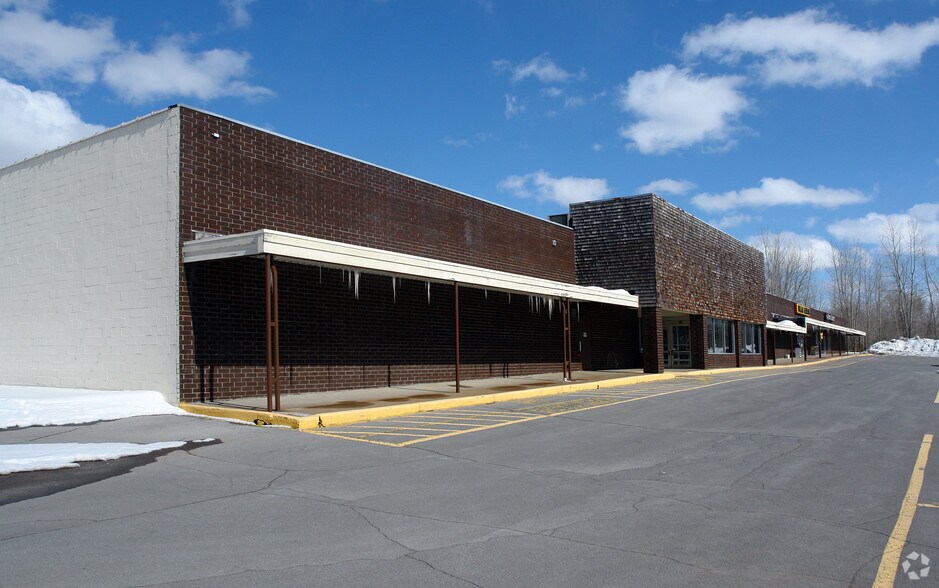 700-702 W End Ave, Carthage, NY à louer - Photo de l’immeuble – Image 2 sur 7