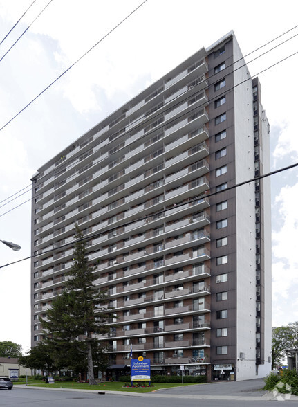 360 Croydon Ave, Ottawa, ON à louer - Photo principale – Image 2 sur 18