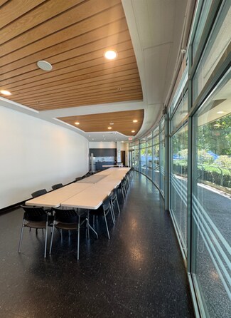 Plus de détails pour 7700 Minoru Gate, Richmond, BC - Local commercial à louer