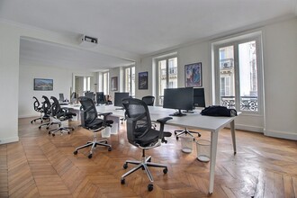 43 Rue Saint-Georges, Paris à louer Photo intérieure– Image 1 sur 8