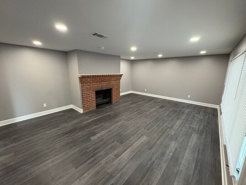 4050 Ridge Lea Rd, Amherst, NY à louer - Photo intérieure – Image 2 sur 11