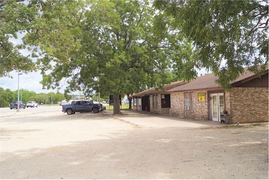 Highway 290, Elgin, TX à vendre - Photo de l’immeuble – Image 1 sur 9
