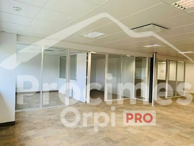 Plus de détails pour Bureau à louer