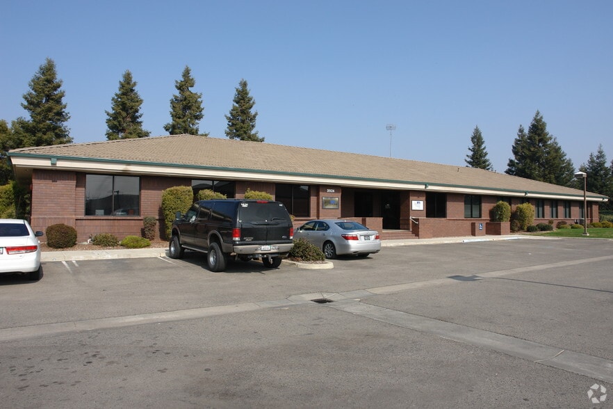 3924 W Caldwell Ave, Visalia, CA à louer - Photo principale – Image 1 sur 15