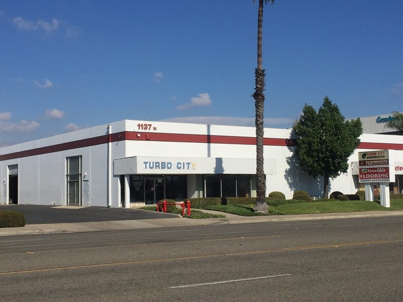 1135-1137 W Katella Ave, Orange, CA à louer - Photo de l’immeuble – Image 3 sur 6