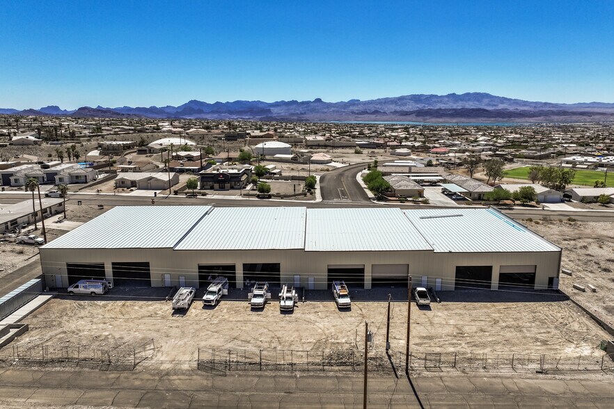 2995 Kiowa Blvd N, Lake Havasu City, AZ à louer - Photo de l’immeuble – Image 2 sur 24
