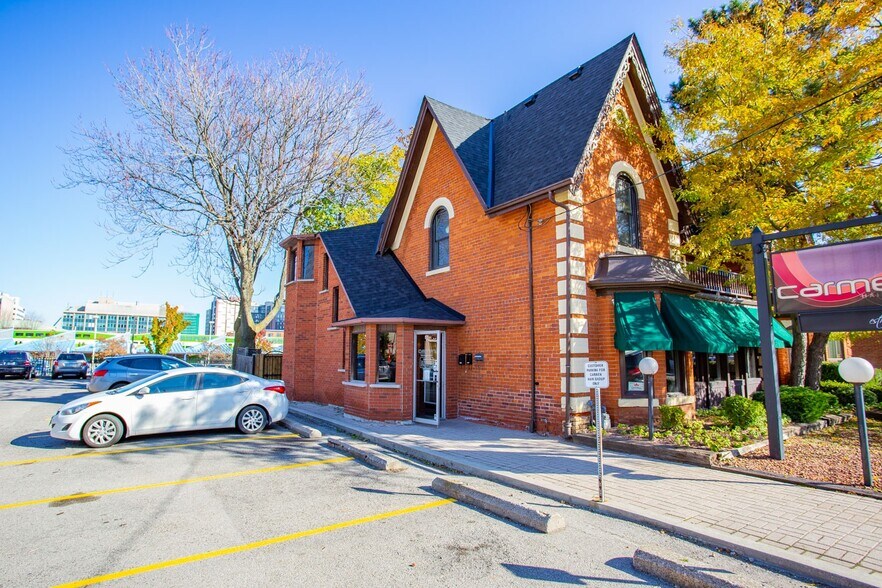 51 Augusta St, Hamilton, ON à louer - Photo de l’immeuble – Image 2 sur 11
