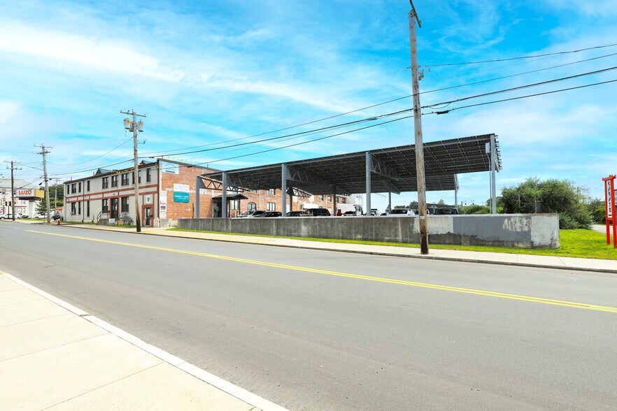 376 Nash Rd, New Bedford, MA à vendre - Photo de l’immeuble – Image 2 sur 49