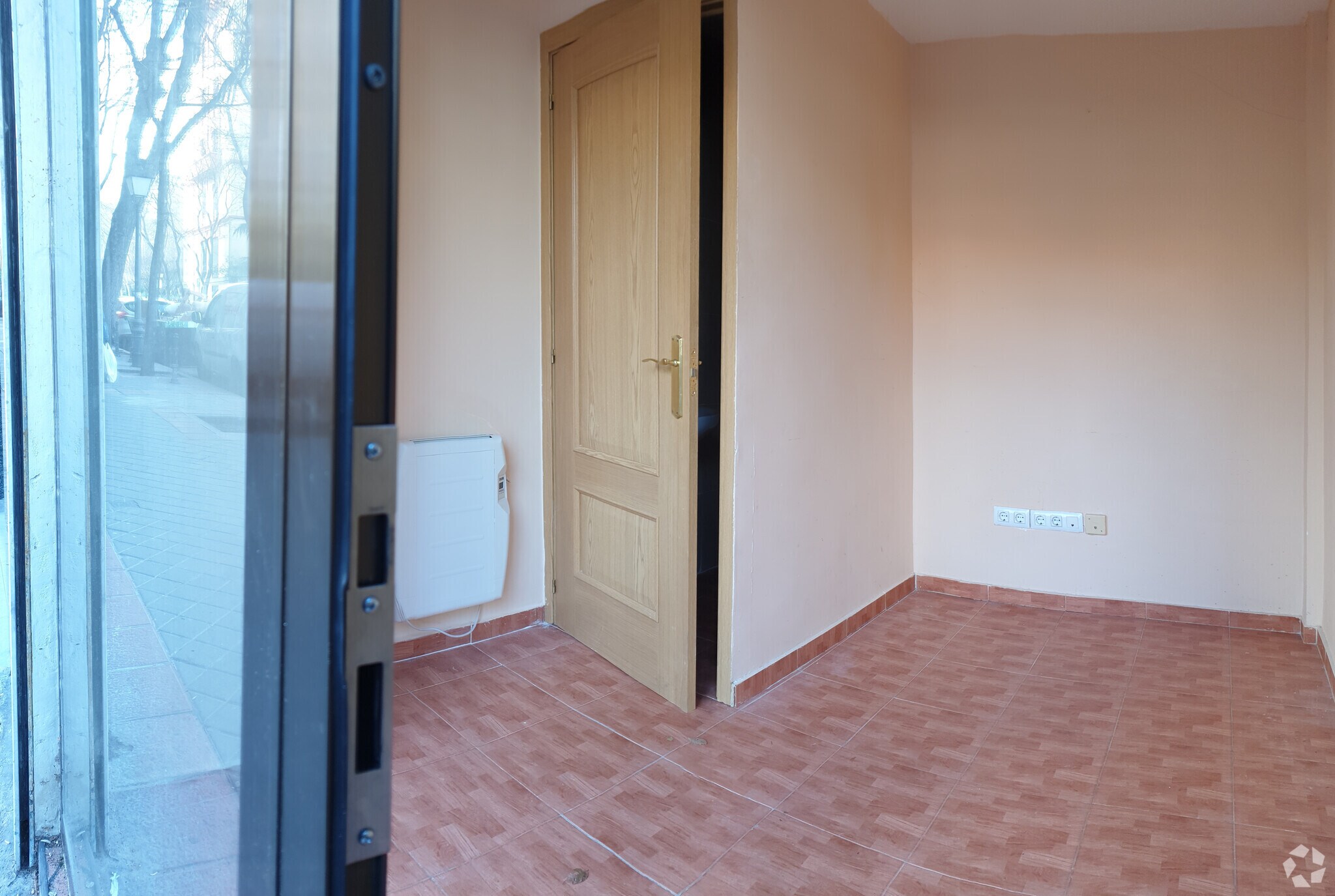 Immeuble residentiel dans Madrid, Madrid à vendre Photo intérieure– Image 1 sur 2