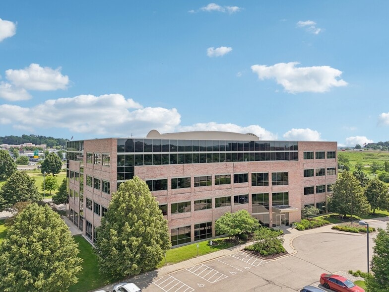 5133 W Terrace Dr, Madison, WI à vendre - Photo de l’immeuble – Image 2 sur 14