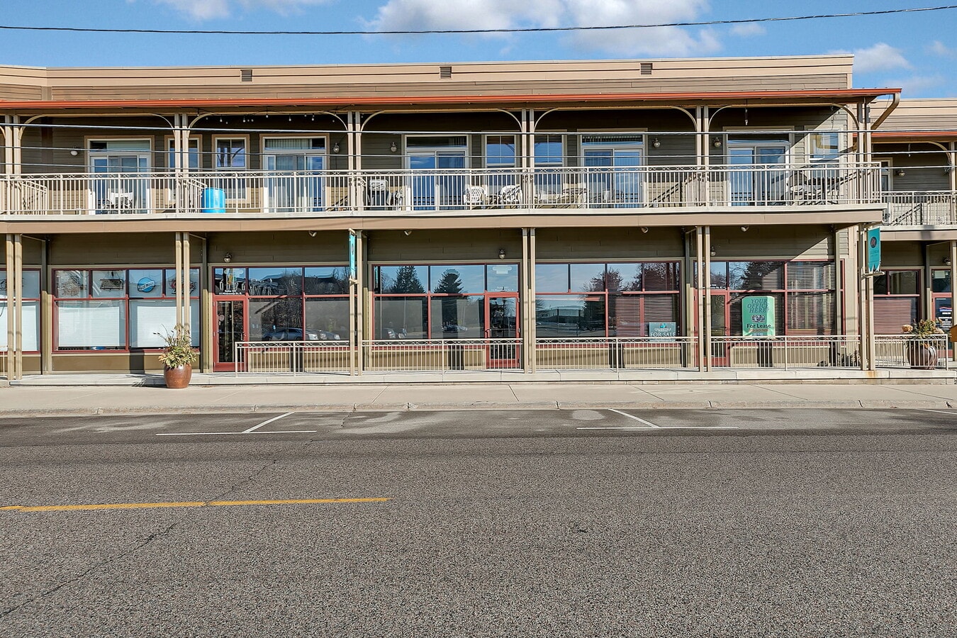 15 E Minnesota St, Saint Joseph, MN 56374 - Lot 104 - - Photo intérieure - Image 1 of 24