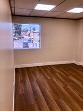 5535-5551 Balboa Blvd, Encino, CA à louer Photo intérieure– Image 1 sur 4